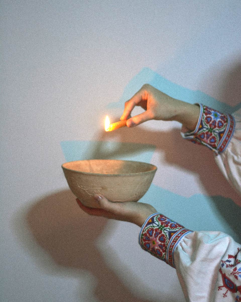 піромантика, ворожіння на вогні, Виливання воску на воду, ворожіння на свічках