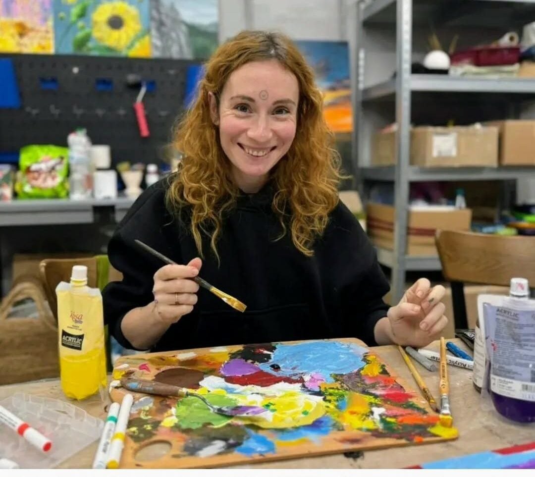 Зоряна у майстерні "Незламних"