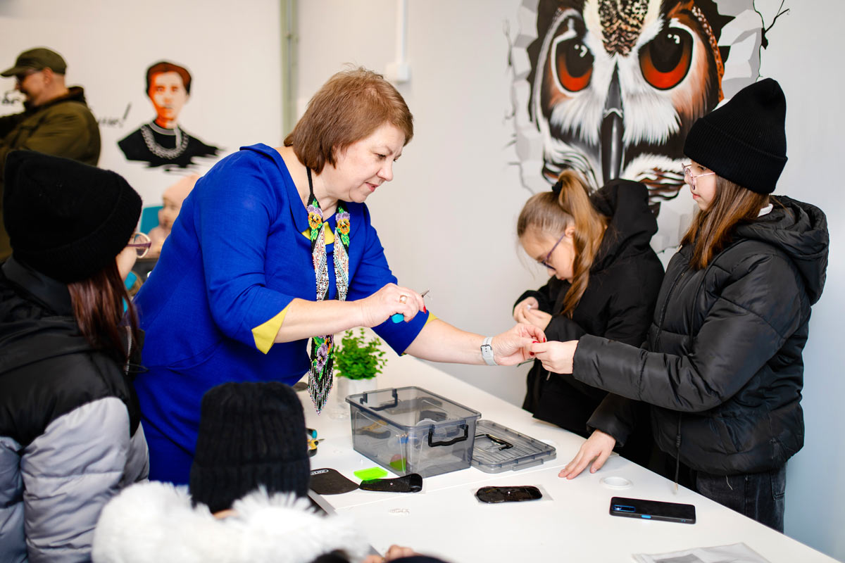 Днiпpoпeтpoвщинa (Aпocтoлoвe)