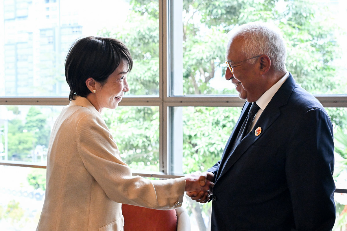 Зустріч Премʼєр-міністерки Санае Такаїчі та головою Європейської Ради Антоніу Кошта на полях саміту АСЕАН у Малайзії