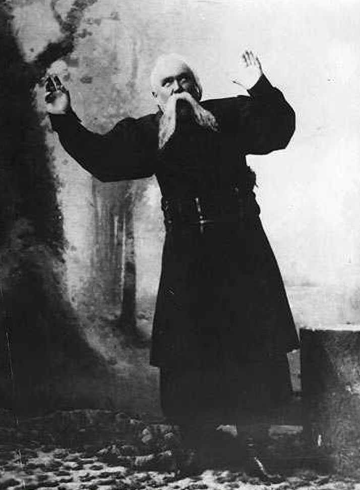 Іван Карпенко-Карий у ролі Бондаря («Бондарівна»)