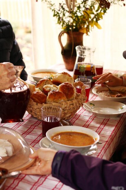 Есе письменниці Світлани Тараторіної про колоніальну спадщину Полтавщини, український модерн, складну ідентичність міста та перевідкриття культурних скарбів.