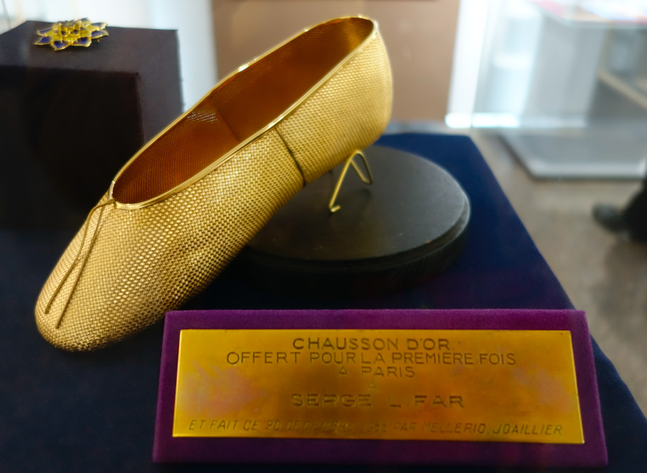 «Золотий черевик» Сержа Лифаря (1955). Колекція музею Сержа Лифаря.