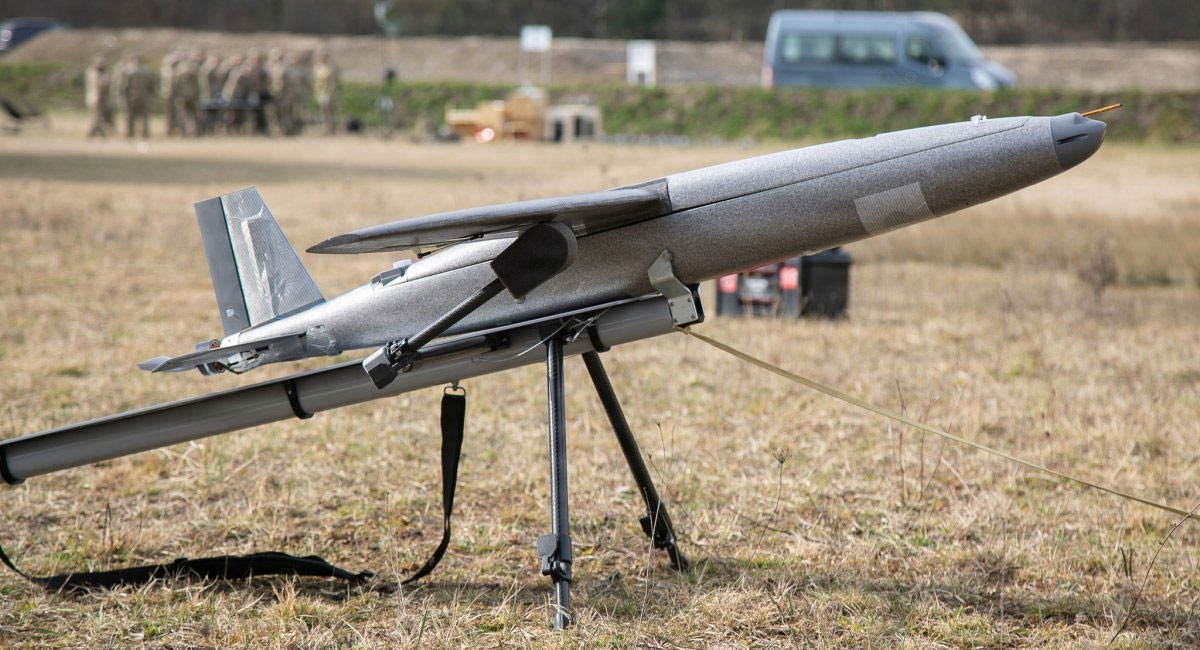 Дрон Hornet середньої дальності літакового типу
